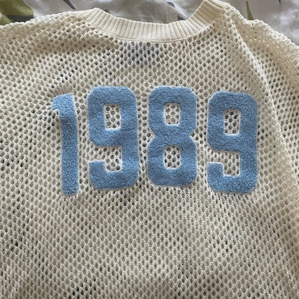 Taylor Swift 1989 Summer Collection mesh top - Picture 4 of 4